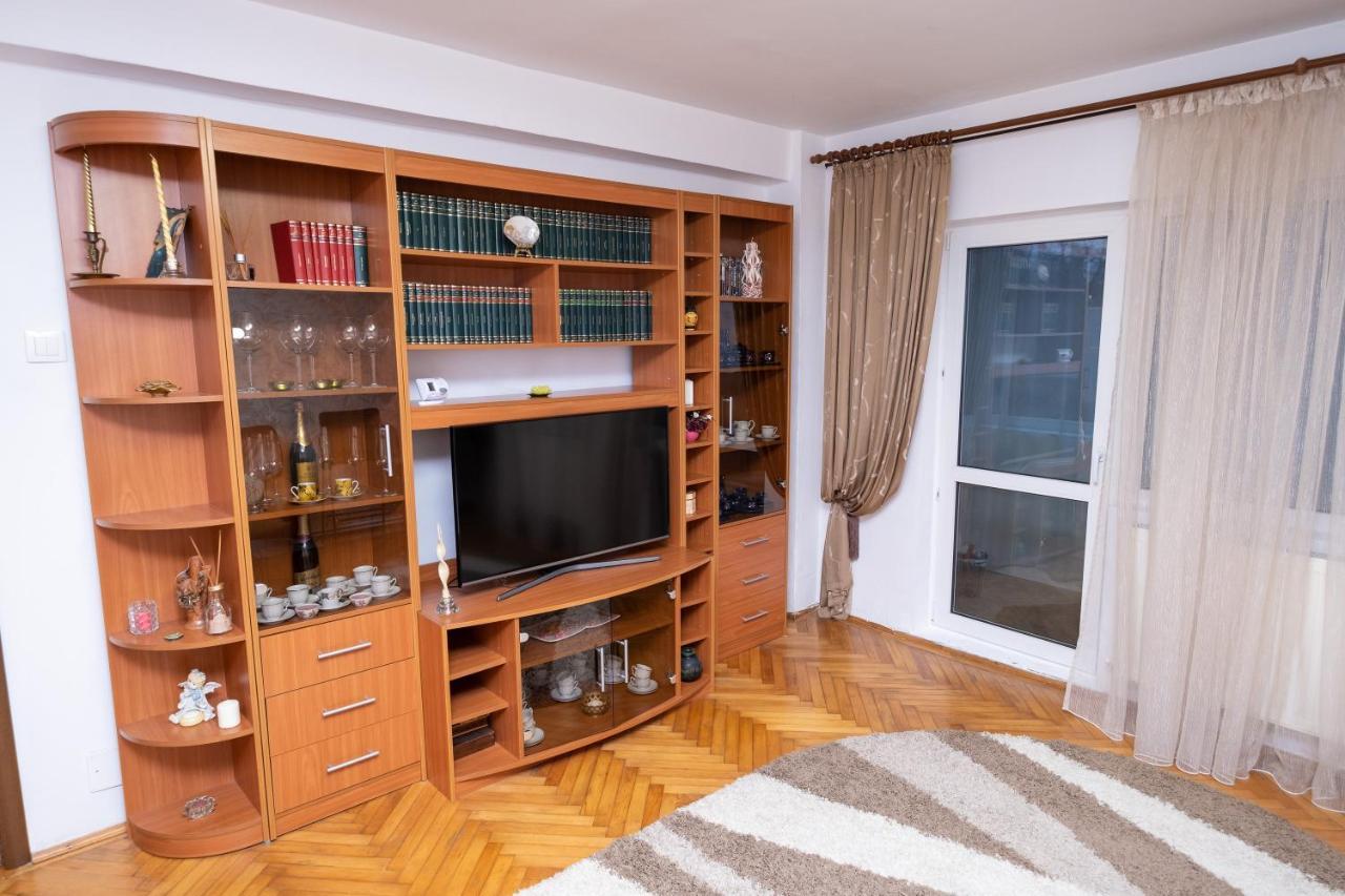 Stella'S Cozy Home 발로테슈티 외부 사진